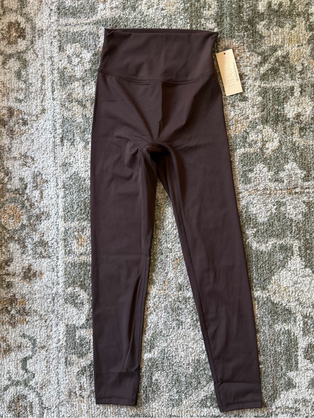 Volare size small leggings in shade cocoa